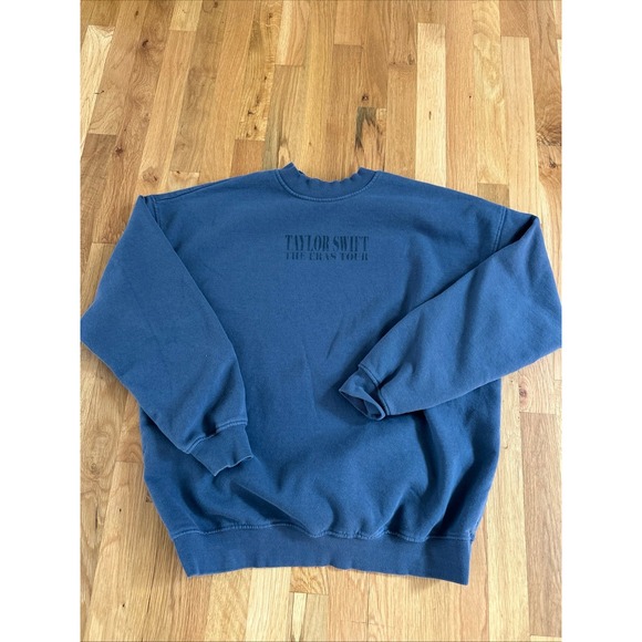 AUTHENTIC 2023 Eras Tour Blue Crewneck Sweatshirt Taylor Swift Size Medium Shirt - Picture 1 of 5